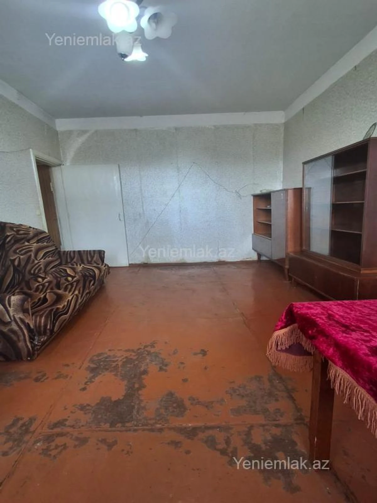 Satılır 1 otaqlı köhnə tikili 40 m²