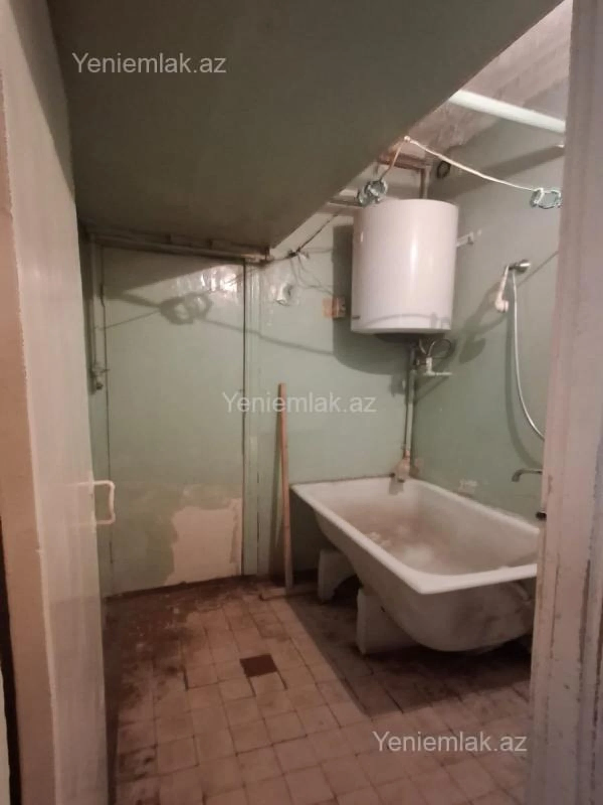 Satılır 1 otaqlı köhnə tikili 40 m²