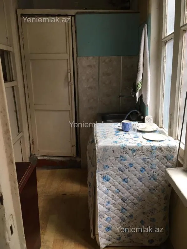 Satılır 2 otaqlı köhnə tikili 45 m²