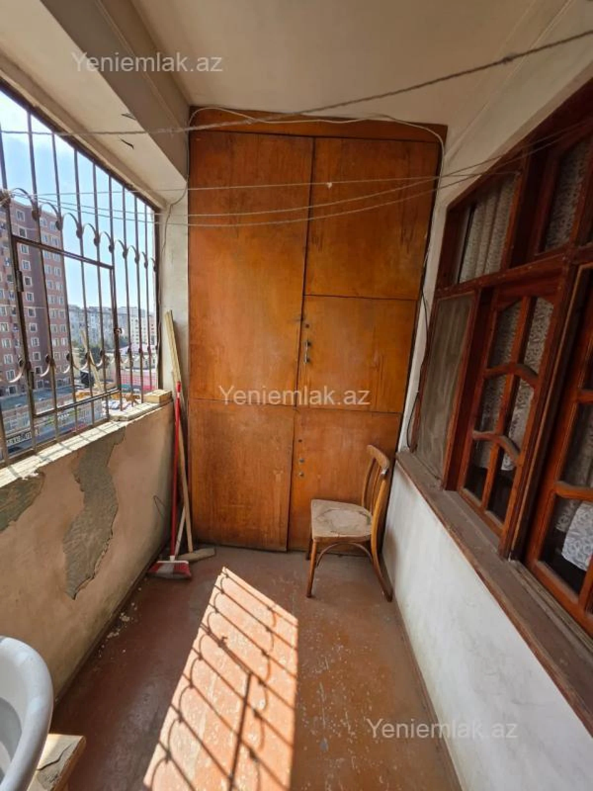 Satılır 4 otaqlı köhnə tikili 100 m²