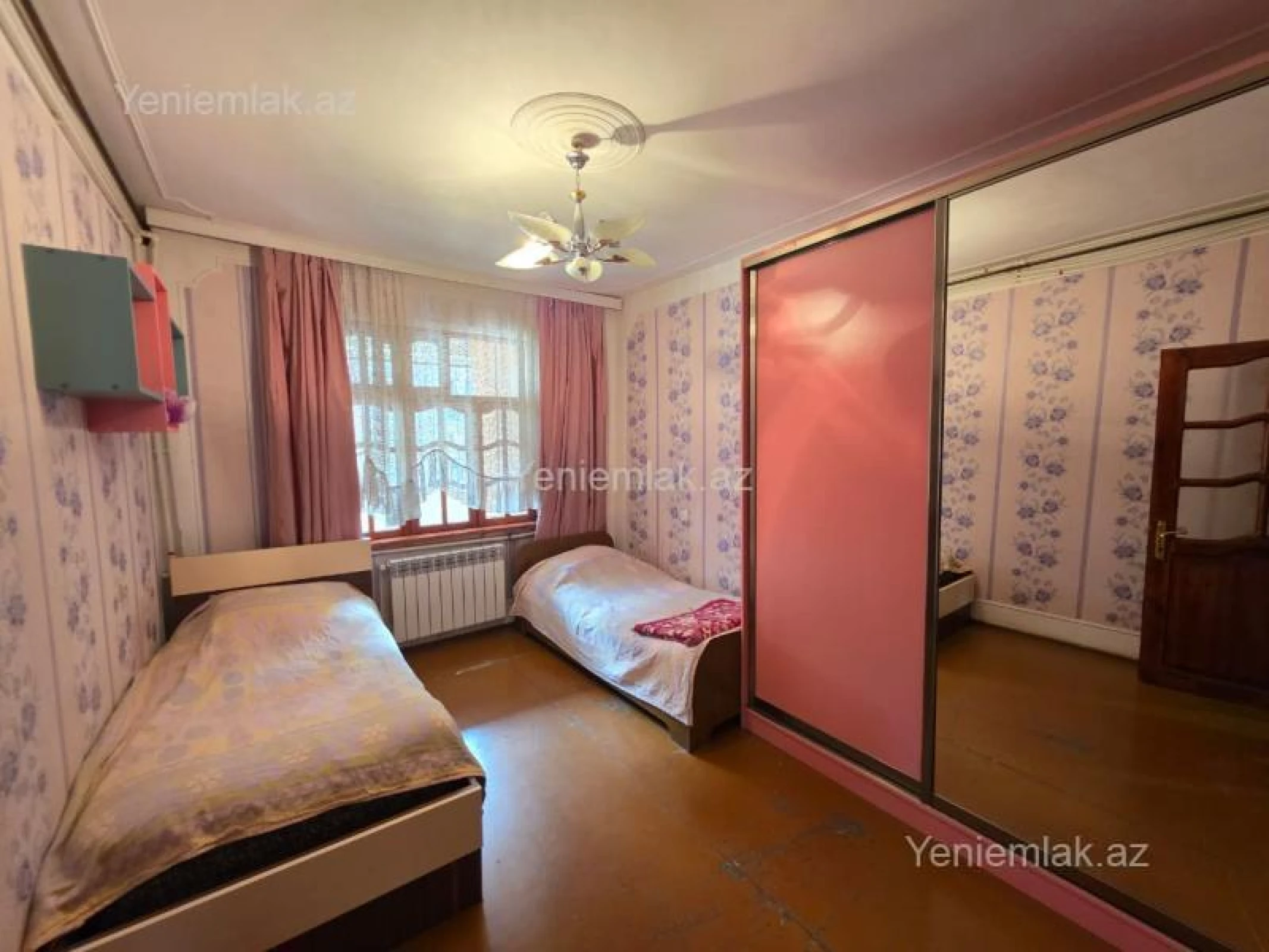 Satılır 4 otaqlı köhnə tikili 100 m²