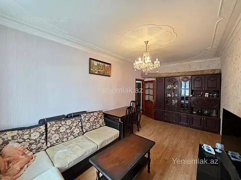 Satılır 4 otaqlı köhnə tikili 100 m²