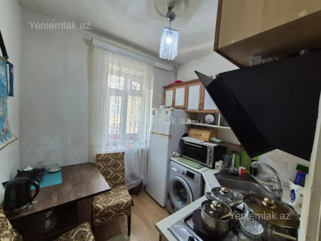 Satılır 2 otaqlı köhnə tikili 40 m²