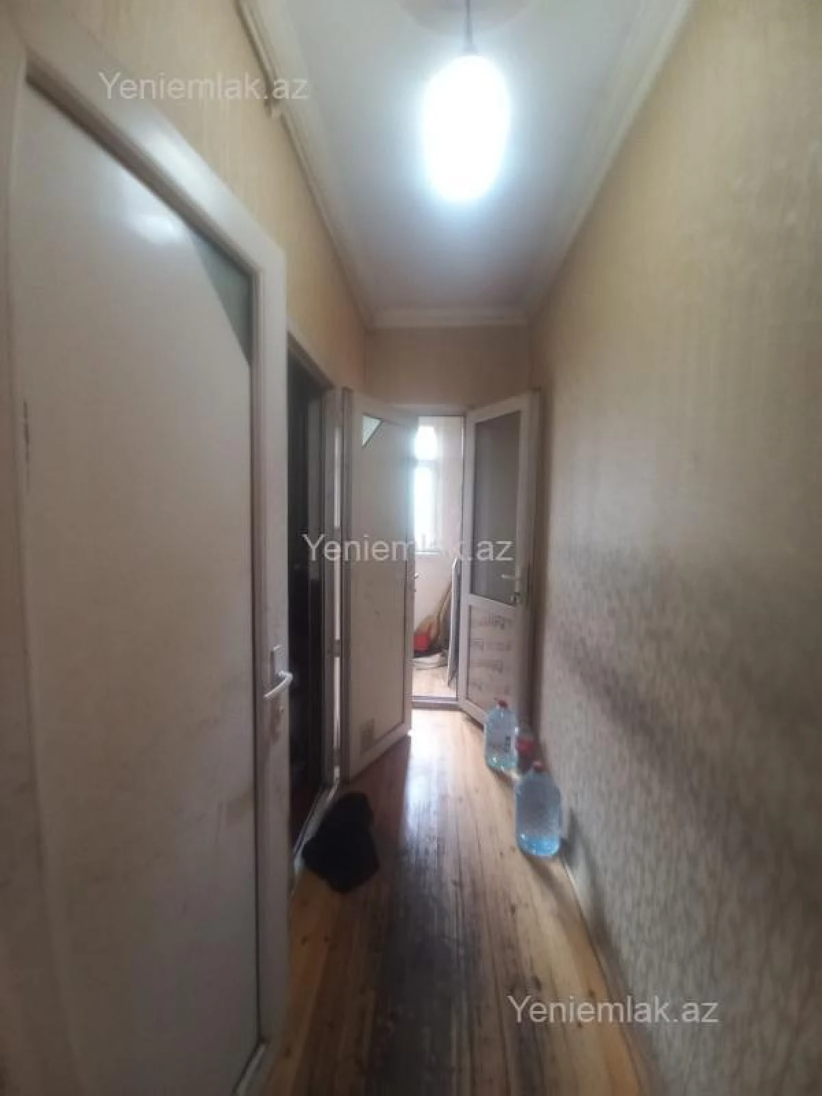 Satılır 4 otaqlı köhnə tikili 85 m²
