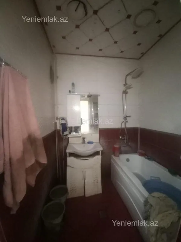 Satılır 4 otaqlı köhnə tikili 85 m²