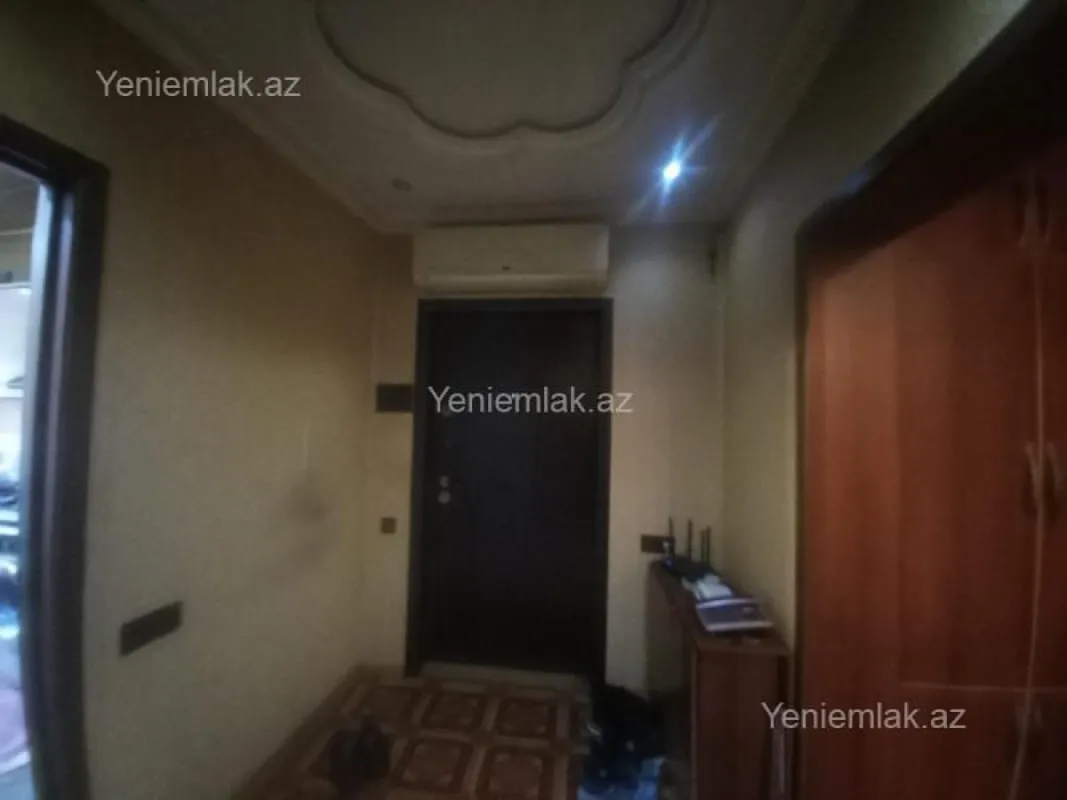 Satılır 4 otaqlı köhnə tikili 85 m²