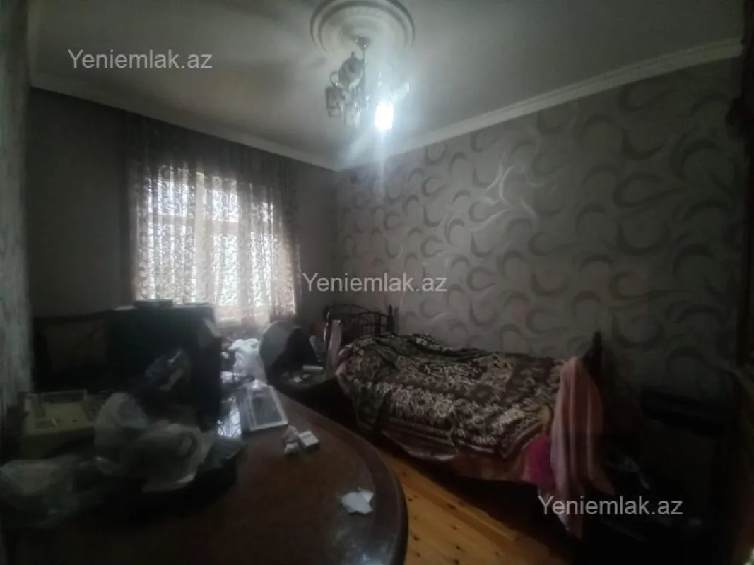 Satılır 4 otaqlı köhnə tikili 85 m²