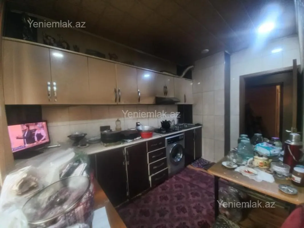 Satılır 4 otaqlı köhnə tikili 85 m²