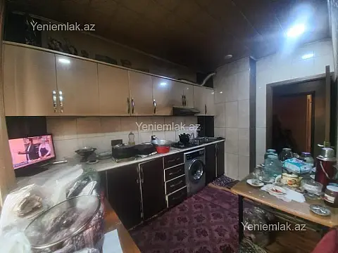 Satılır 4 otaqlı köhnə tikili 85 m²