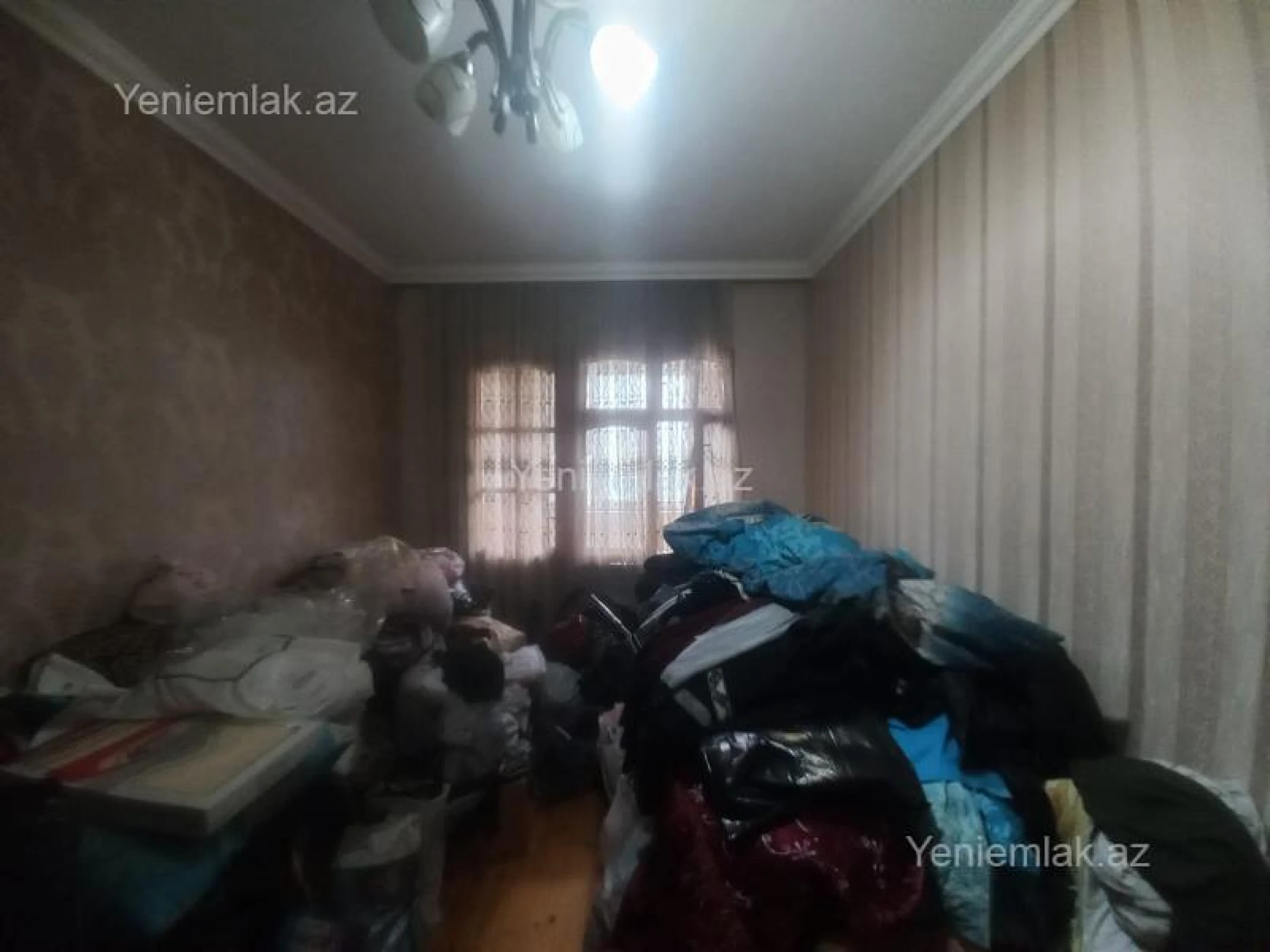 Satılır 4 otaqlı köhnə tikili 85 m²