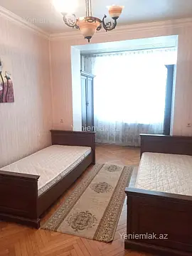 Satılır 3 otaqlı köhnə tikili 85 m²