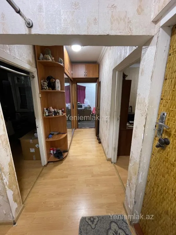 Satılır 2 otaqlı köhnə tikili 60 m²