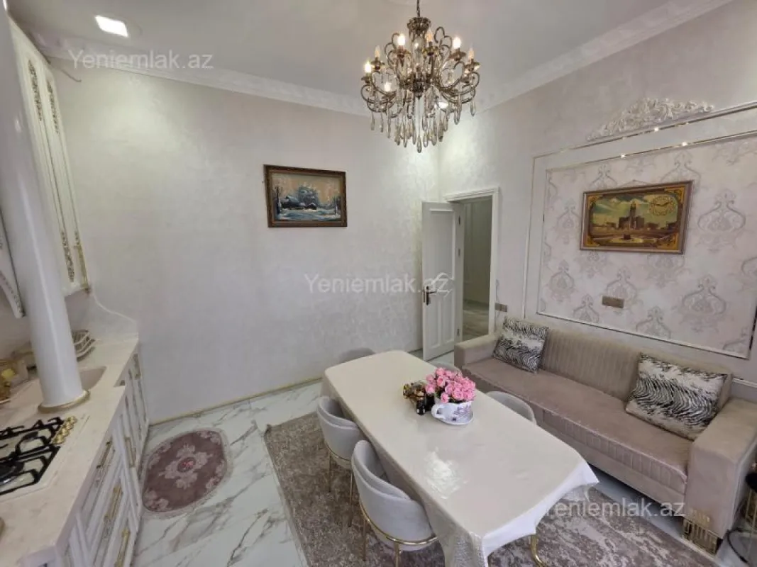 Satılır 4 otaqlı həyət evi 200 m²