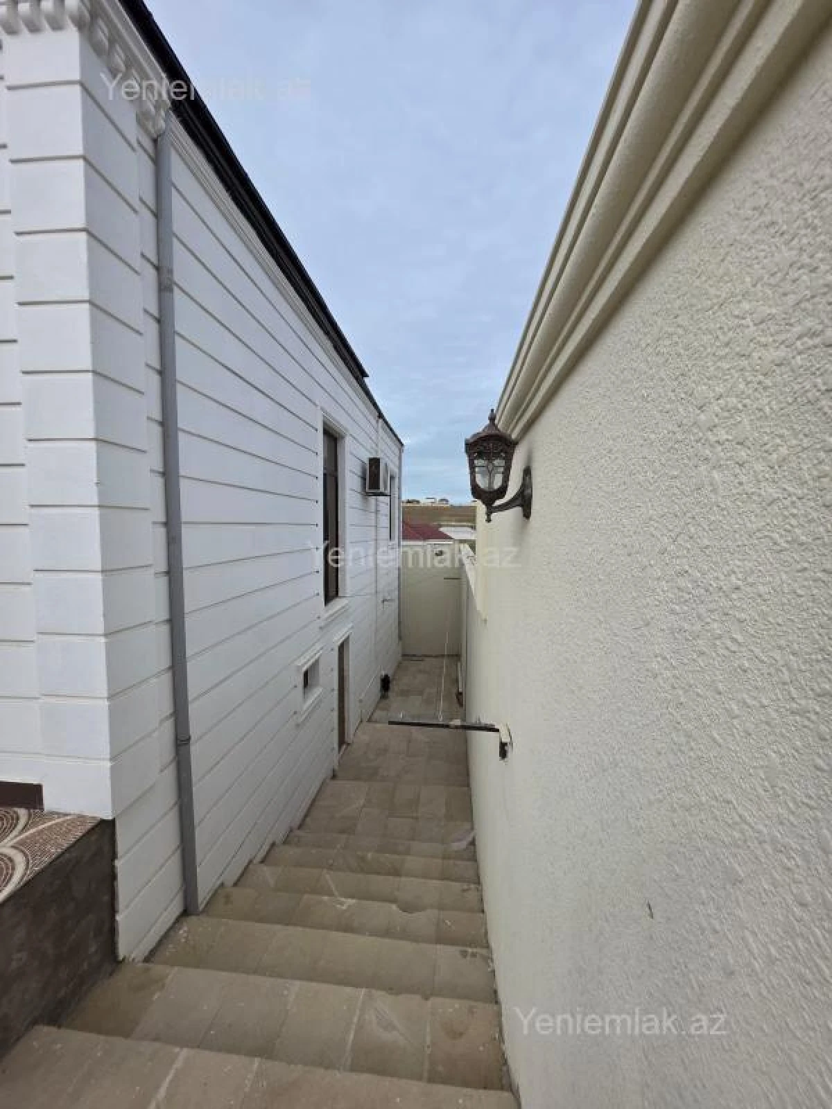 Satılır 4 otaqlı həyət evi 200 m²