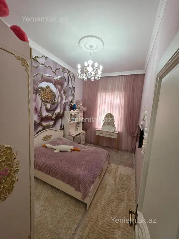 Satılır 4 otaqlı həyət evi 200 m²