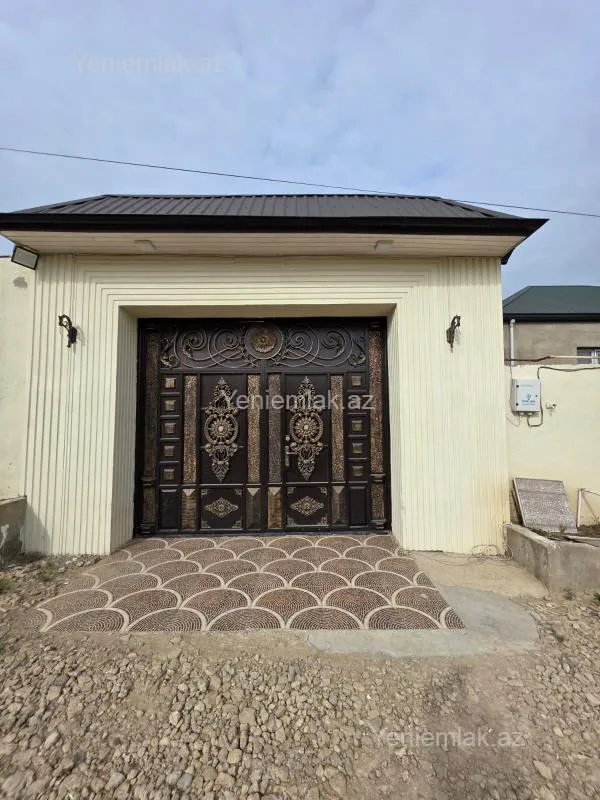 Satılır 4 otaqlı həyət evi 200 m²