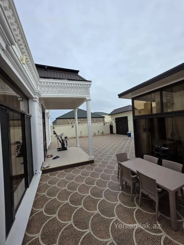 Satılır 4 otaqlı həyət evi 200 m²