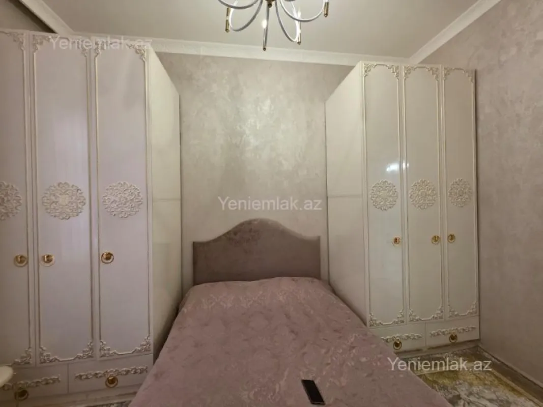 Satılır 4 otaqlı həyət evi 200 m²