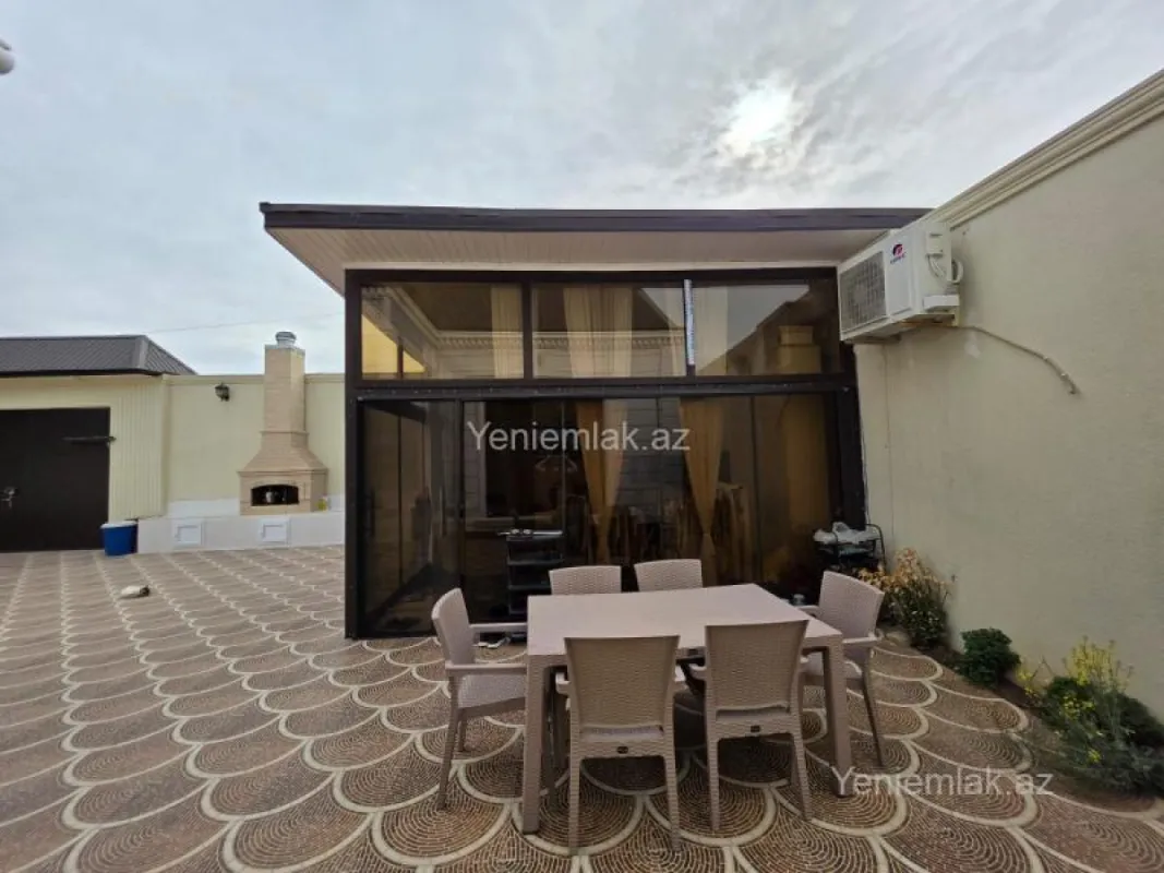 Satılır 4 otaqlı həyət evi 200 m²