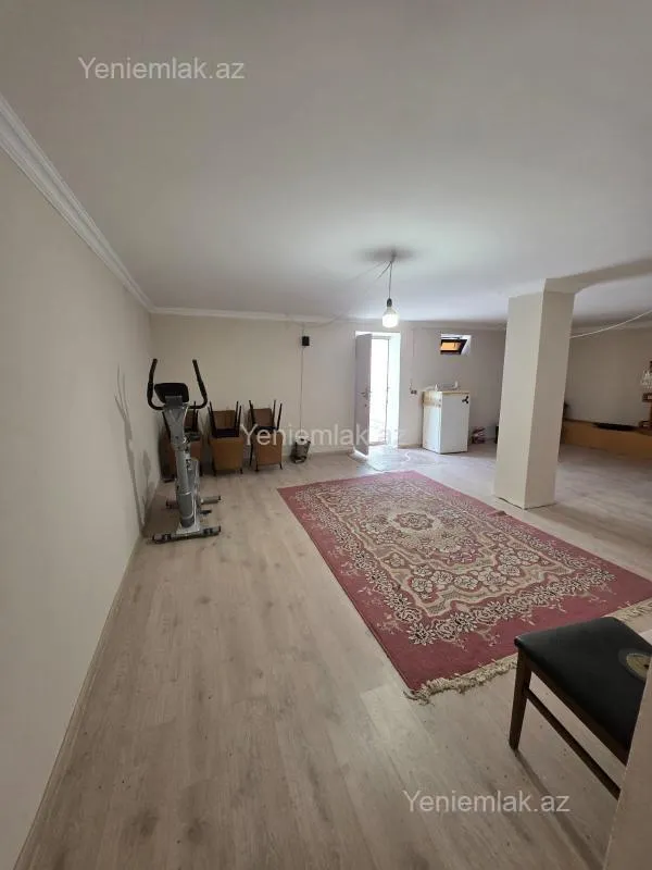 Satılır 4 otaqlı həyət evi 200 m²