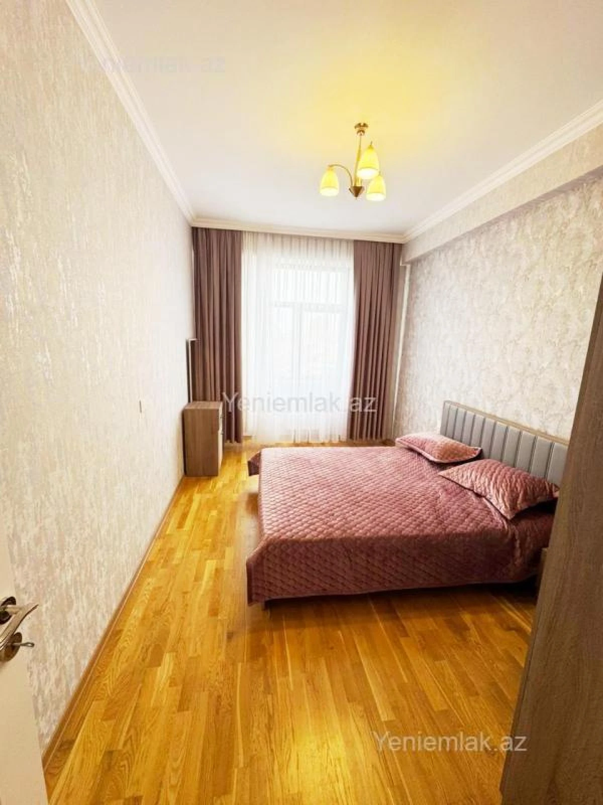 Satılır 2 otaqlı yeni tikili 72 m²