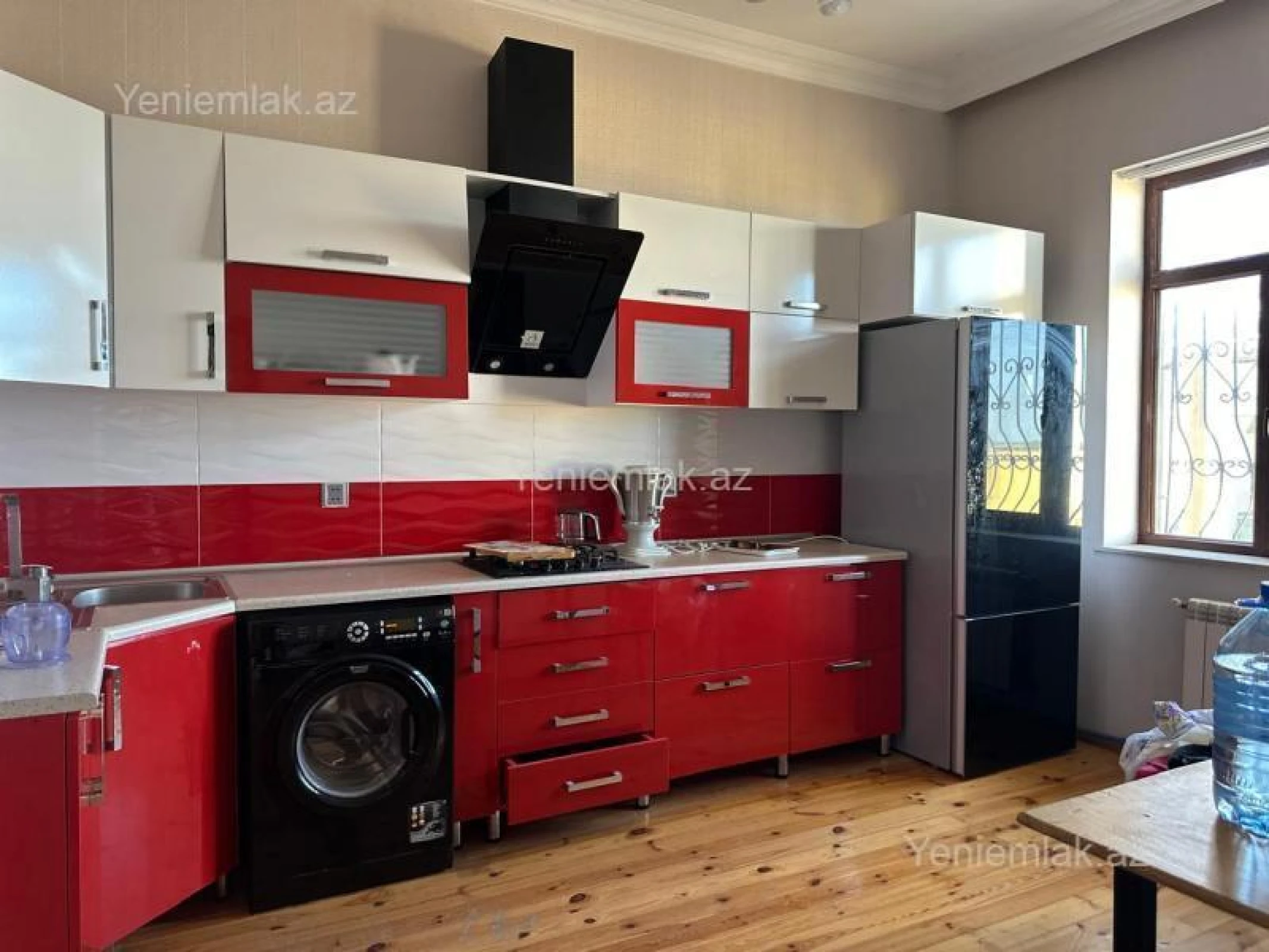 Satılır 7 otaqlı həyət evi 330 m²