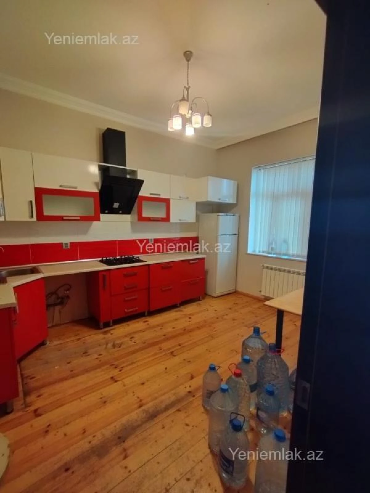 Satılır 7 otaqlı həyət evi 330 m²