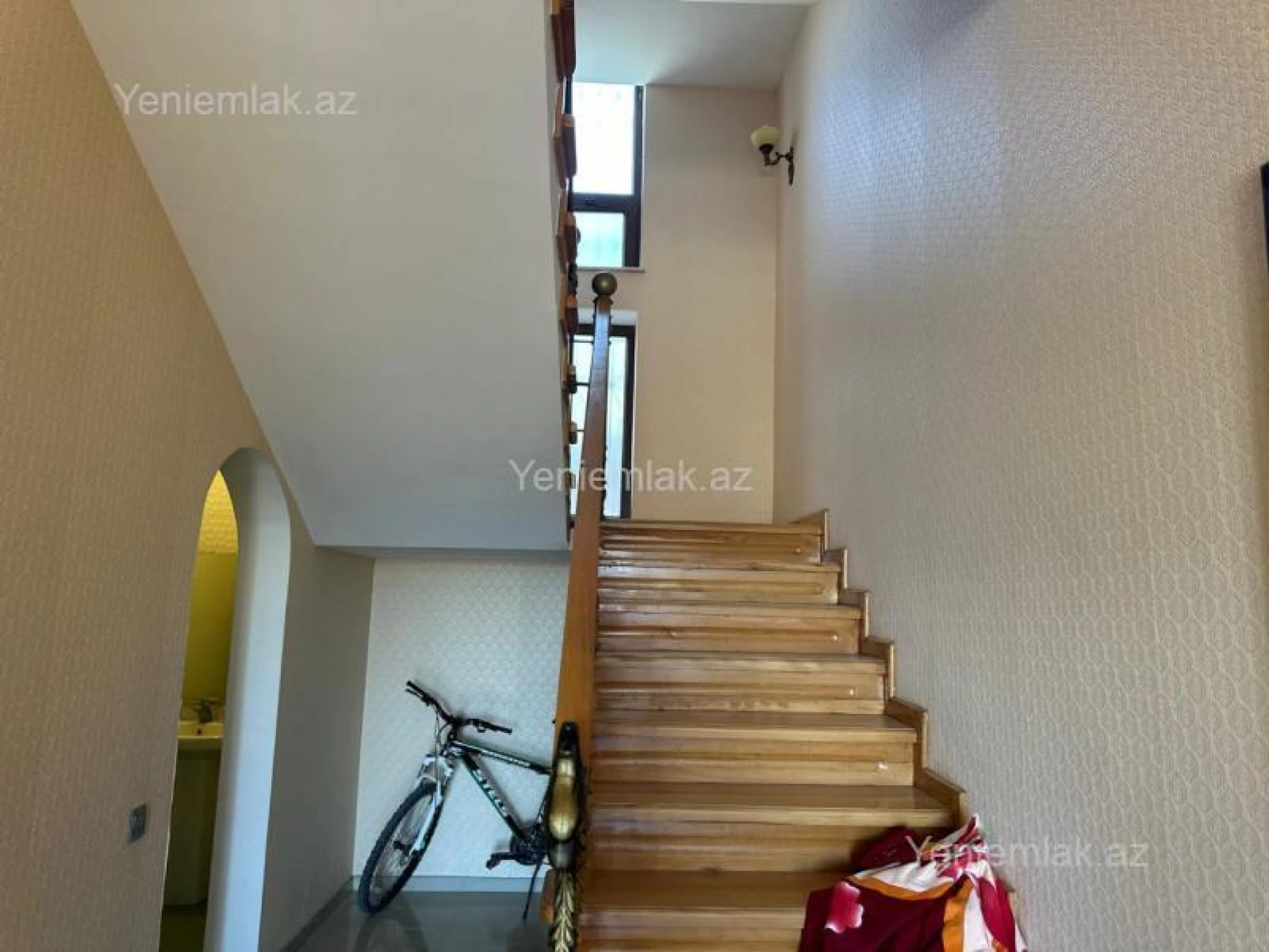 Satılır 7 otaqlı həyət evi 330 m²