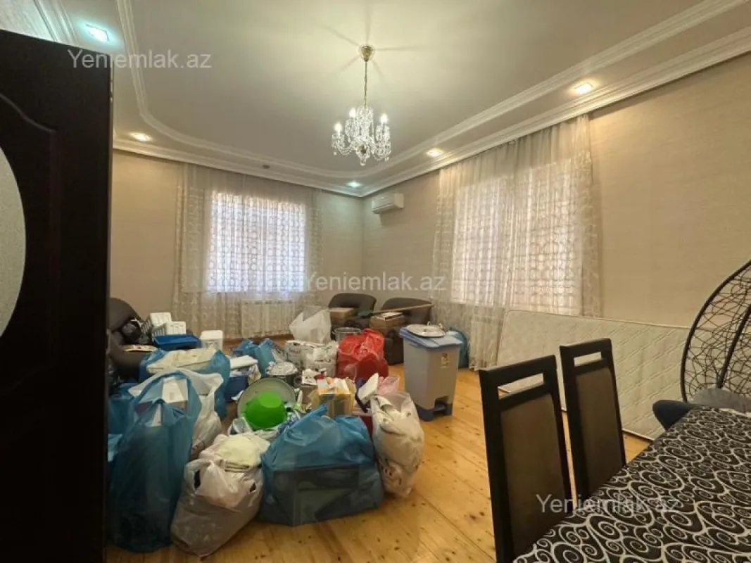 Satılır 7 otaqlı həyət evi 330 m²
