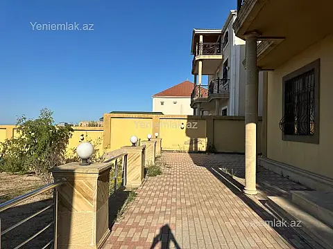 Satılır 7 otaqlı həyət evi 330 m²