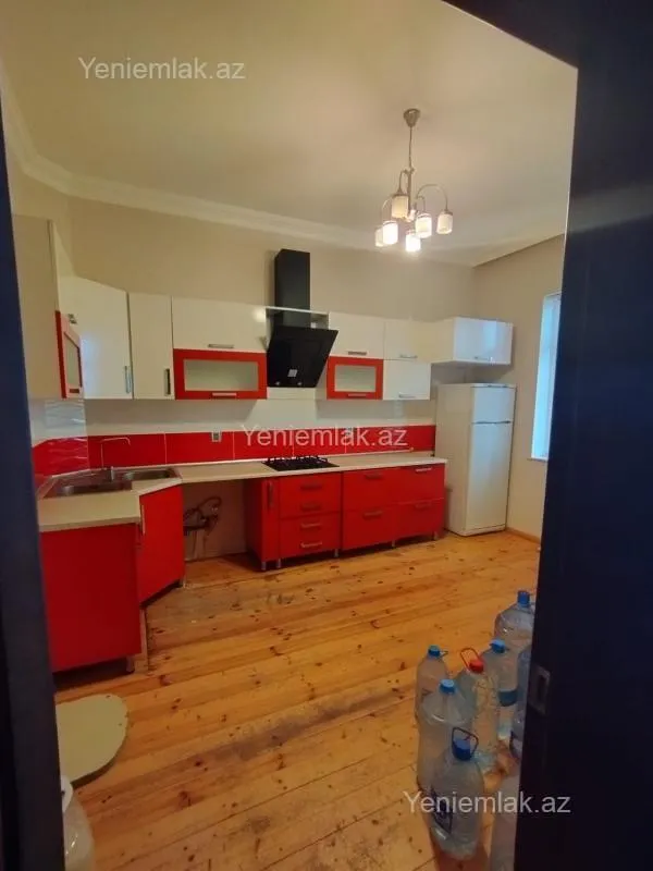 Satılır 7 otaqlı həyət evi 330 m²