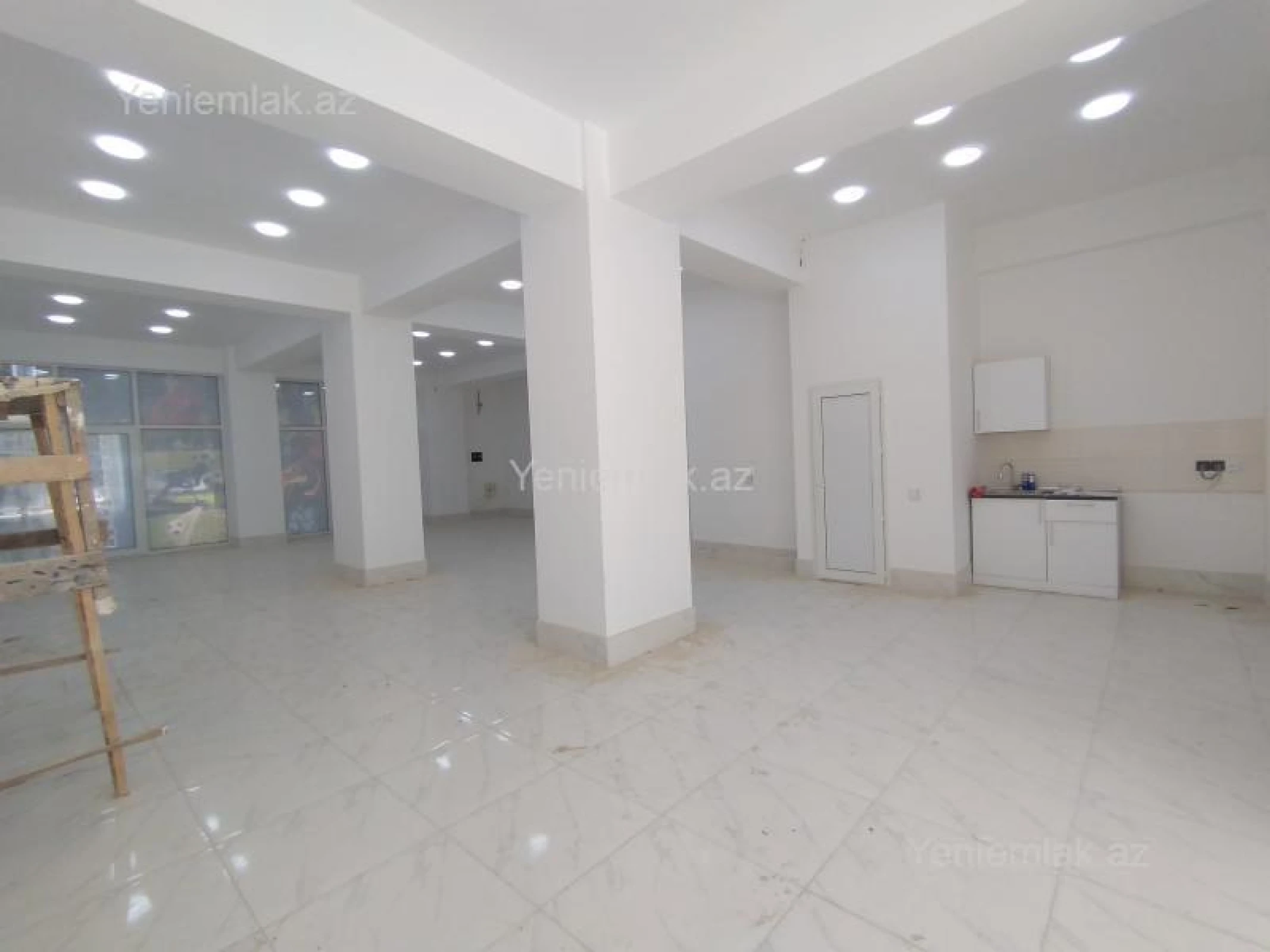 Kirayə verilir 2 otaqlı obyekt 140 m²