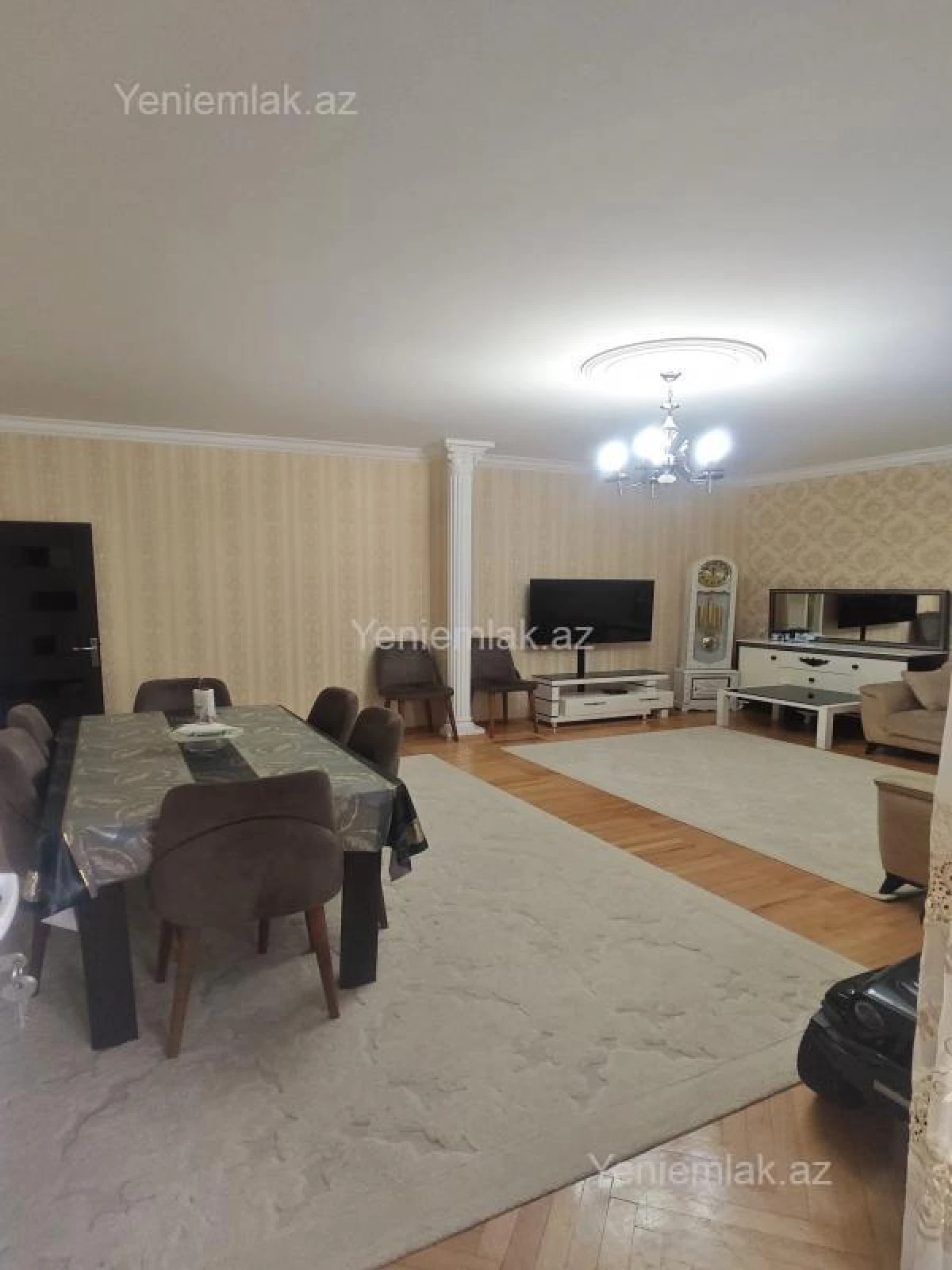 Satılır 4 otaqlı köhnə tikili 130 m²