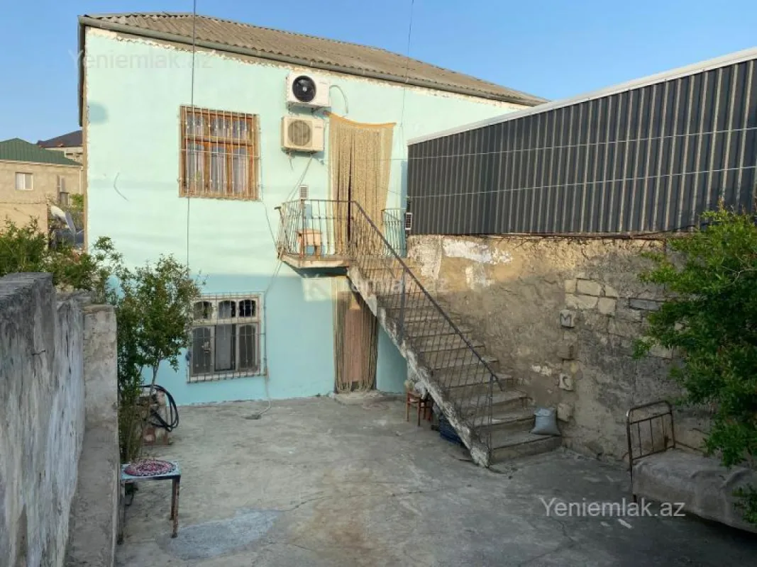 Satılır 6 otaqlı həyət evi 170 m²