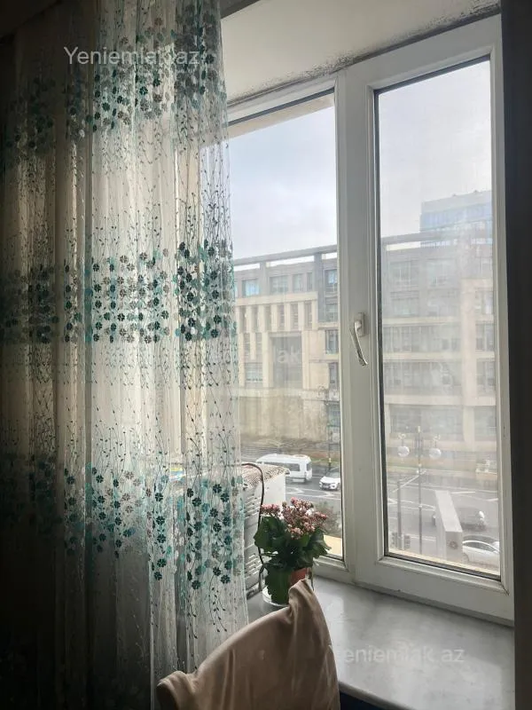 Satılır 1 otaqlı köhnə tikili 30 m²