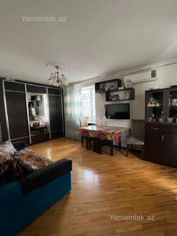 Satılır 1 otaqlı köhnə tikili 30 m²
