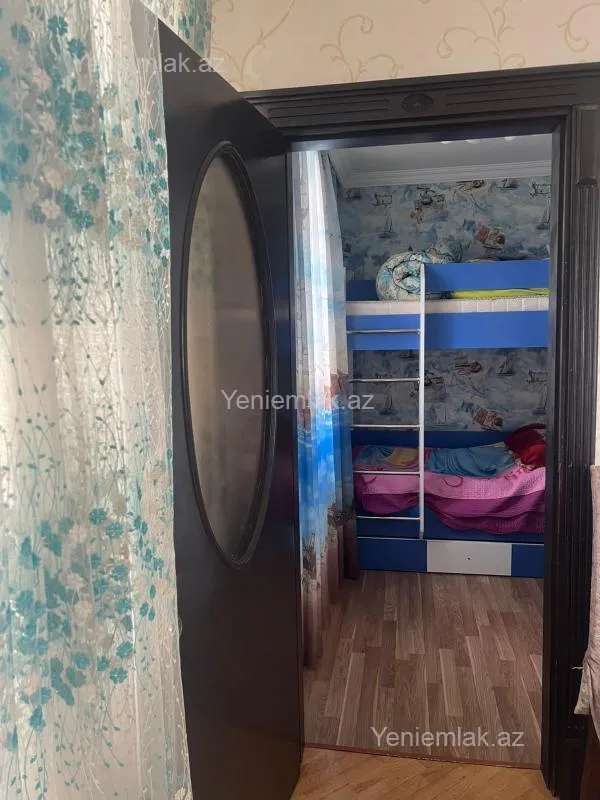 Satılır 1 otaqlı köhnə tikili 30 m²