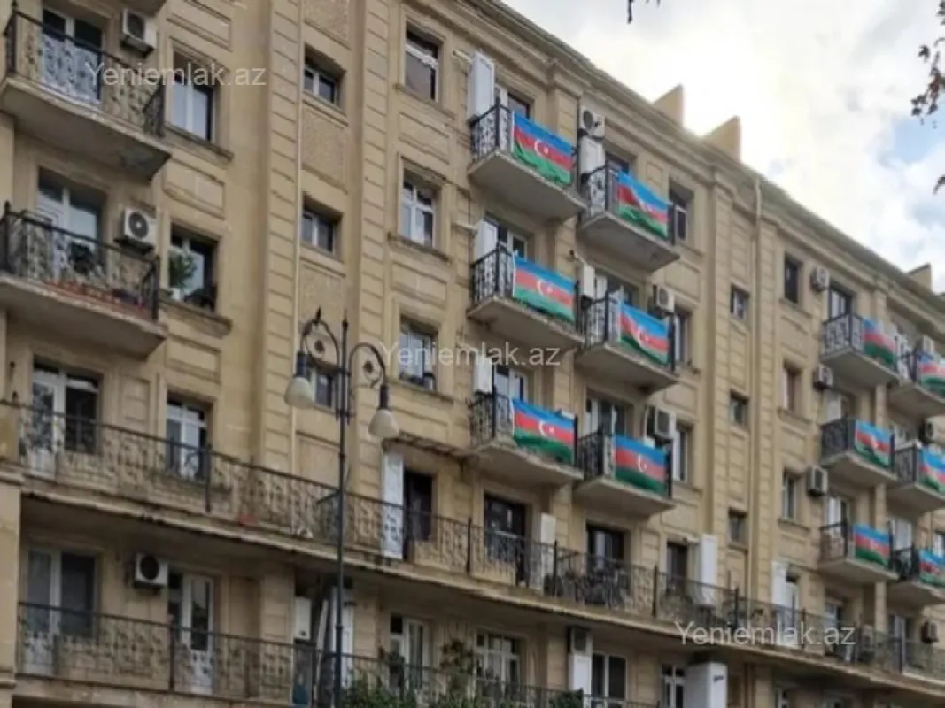 Satılır 1 otaqlı köhnə tikili 30 m²