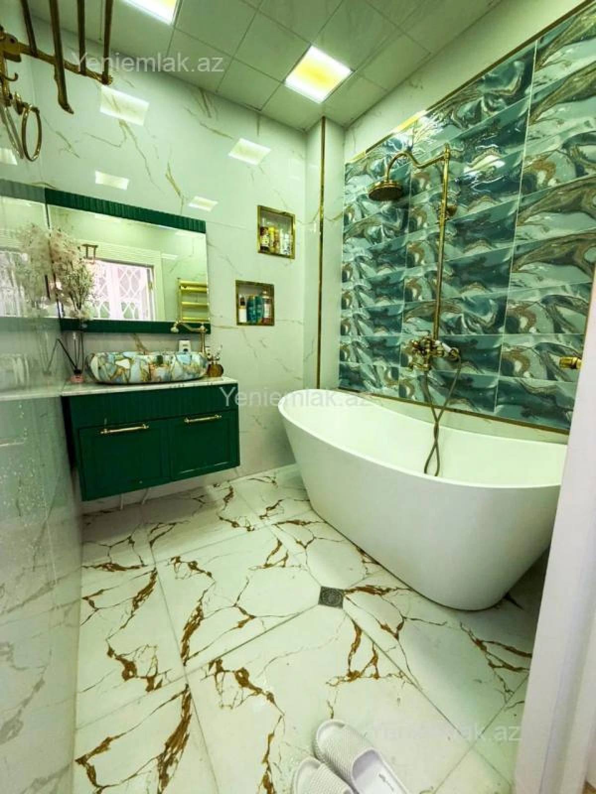 Satılır 3 otaqlı yeni tikili 95 m²