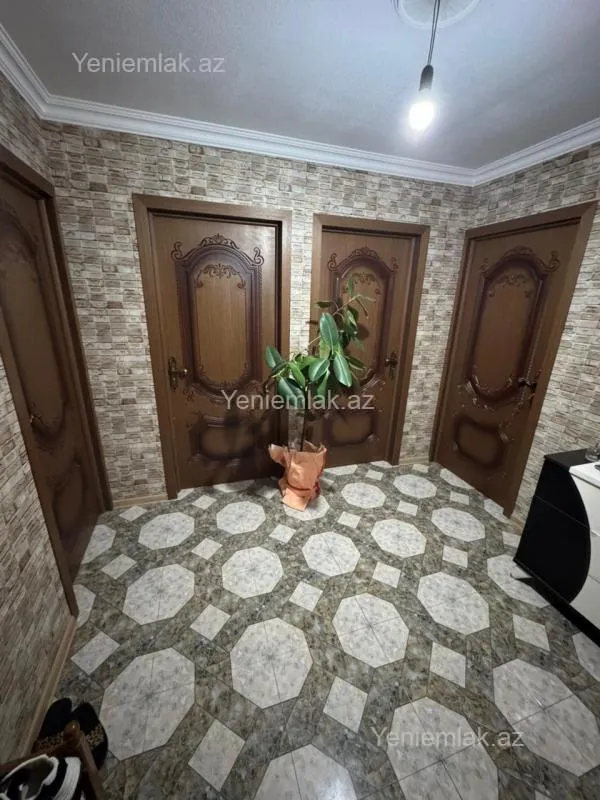 Satılır 4 otaqlı köhnə tikili 95 m²
