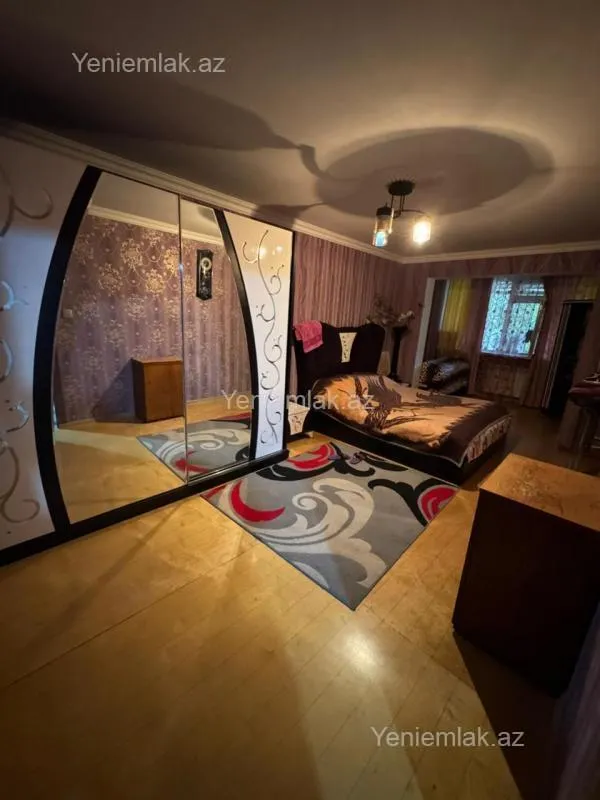 Satılır 4 otaqlı köhnə tikili 95 m²