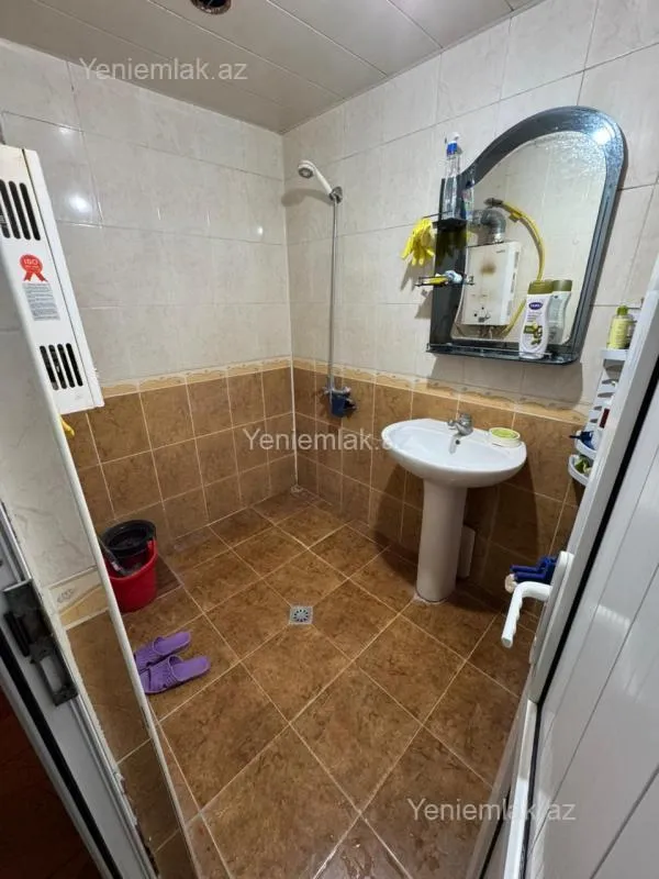 Satılır 4 otaqlı köhnə tikili 95 m²