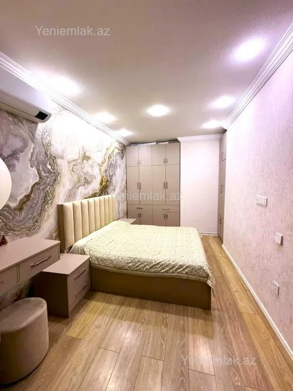 Satılır 2 otaqlı yeni tikili 75 m²