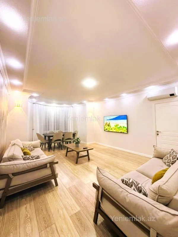 Satılır 2 otaqlı yeni tikili 75 m²