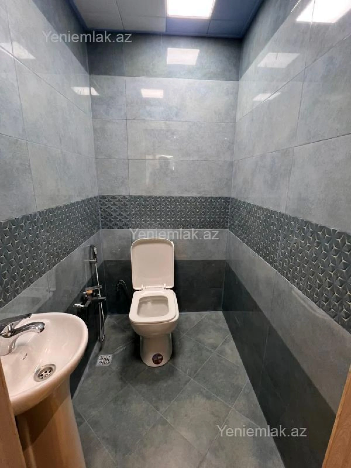 Satılır 3 otaqlı yeni tikili 133 m²