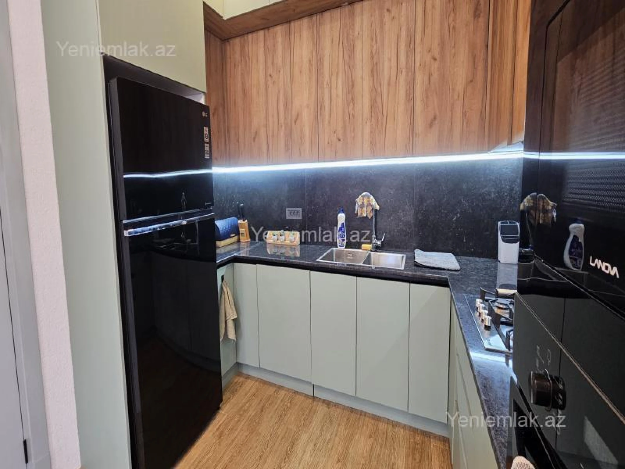 Satılır 3 otaqlı həyət evi 180 m²