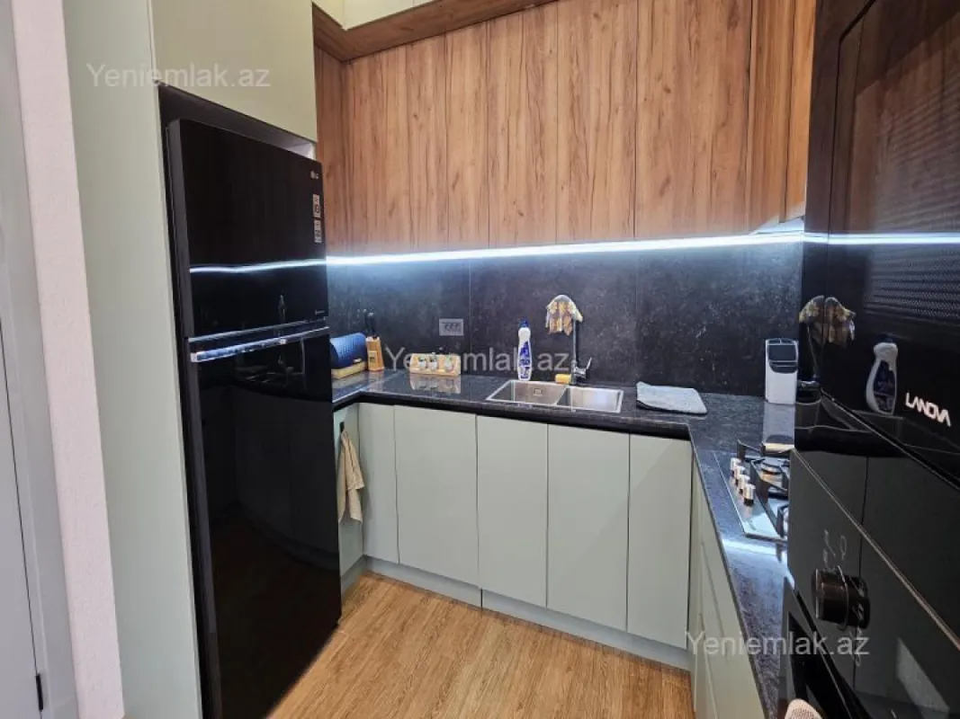 Satılır 3 otaqlı həyət evi 180 m²