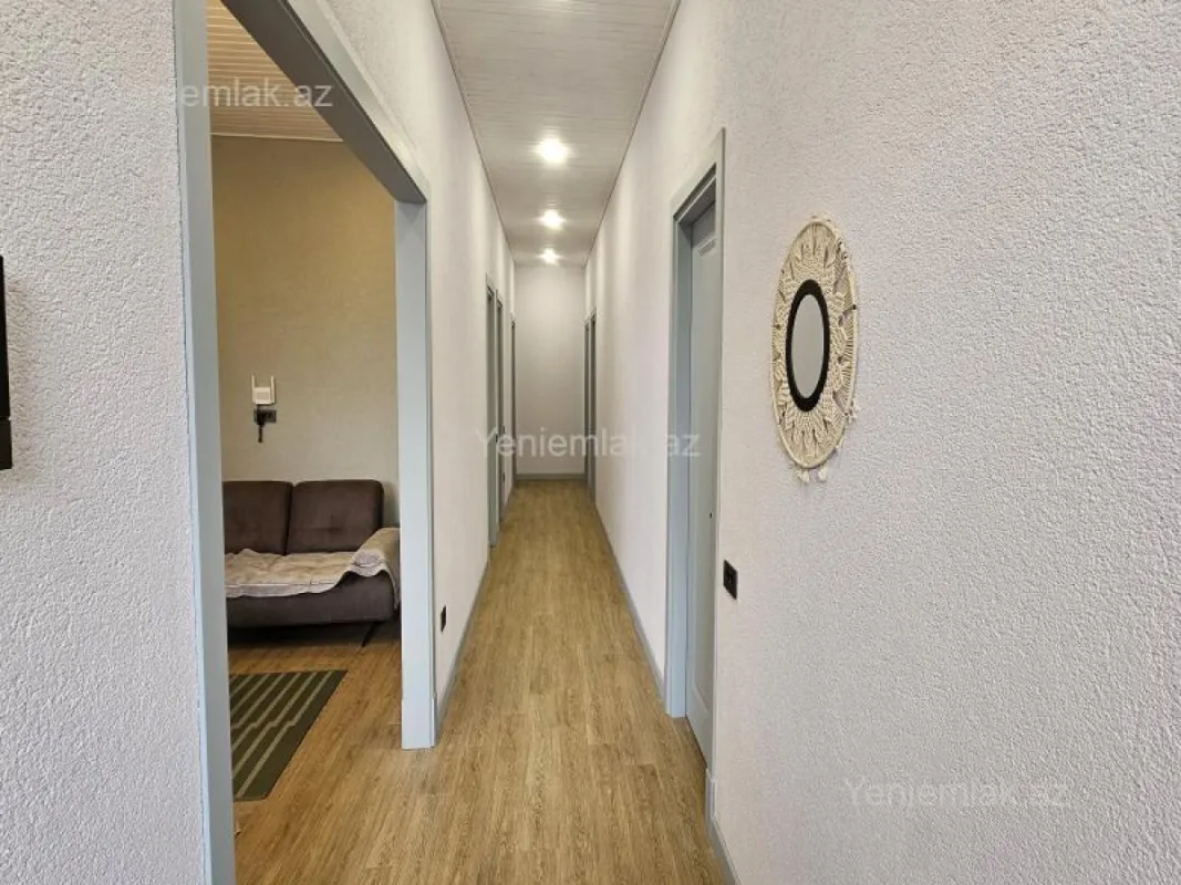 Satılır 3 otaqlı həyət evi 180 m²