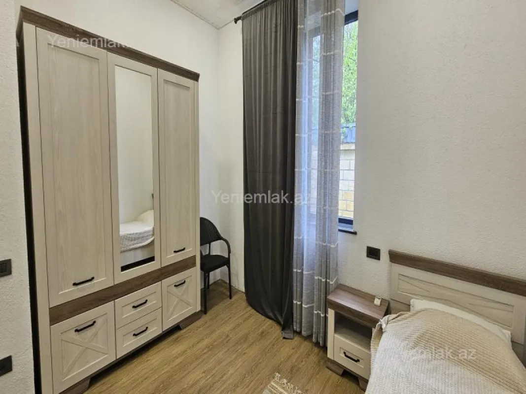 Satılır 3 otaqlı həyət evi 180 m²