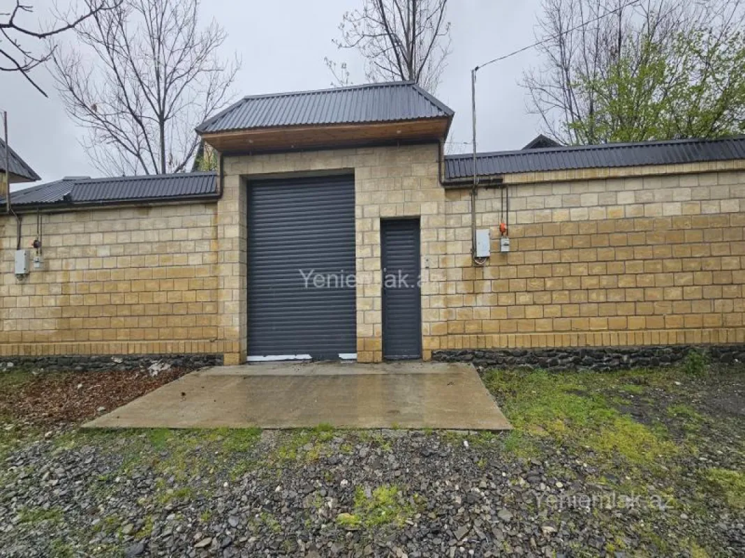 Satılır 3 otaqlı həyət evi 180 m²